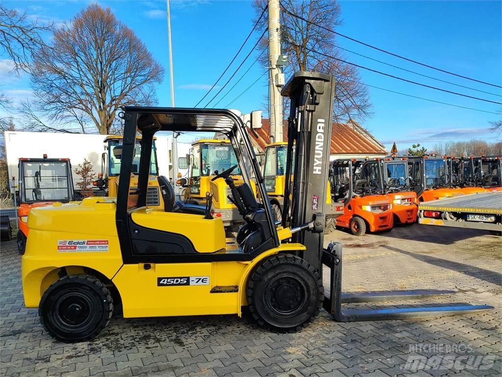 Hyundai 45DS-7E شاحنات الديزل