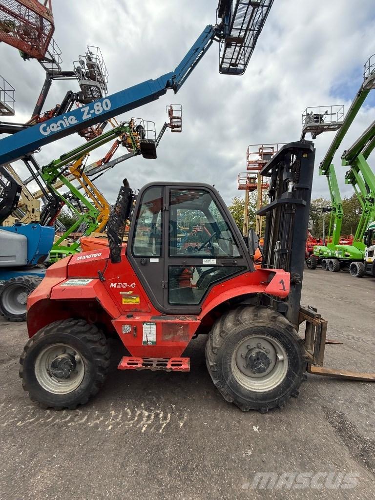 Manitou M30-4 ST3B مناولات متداخلة