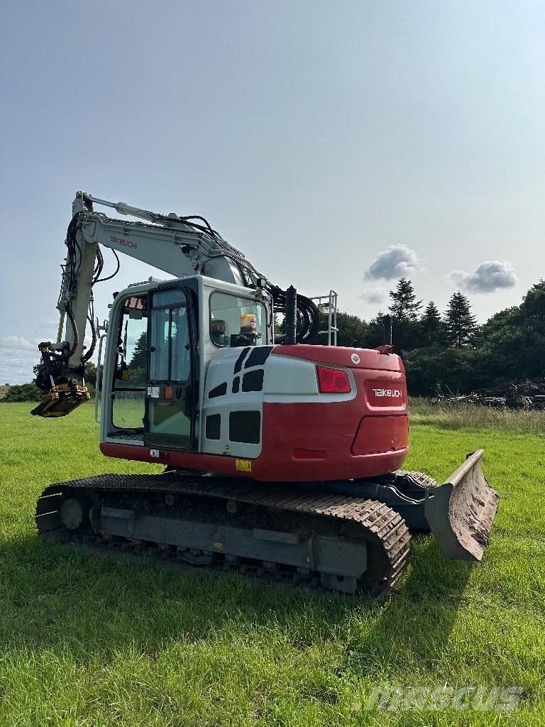 Takeuchi TB 2150 R حفارات زحافة