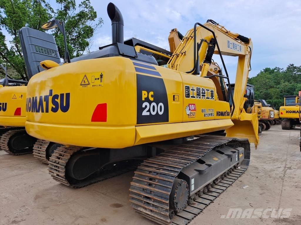 Komatsu PC 200-8N1 حفارات زحافة