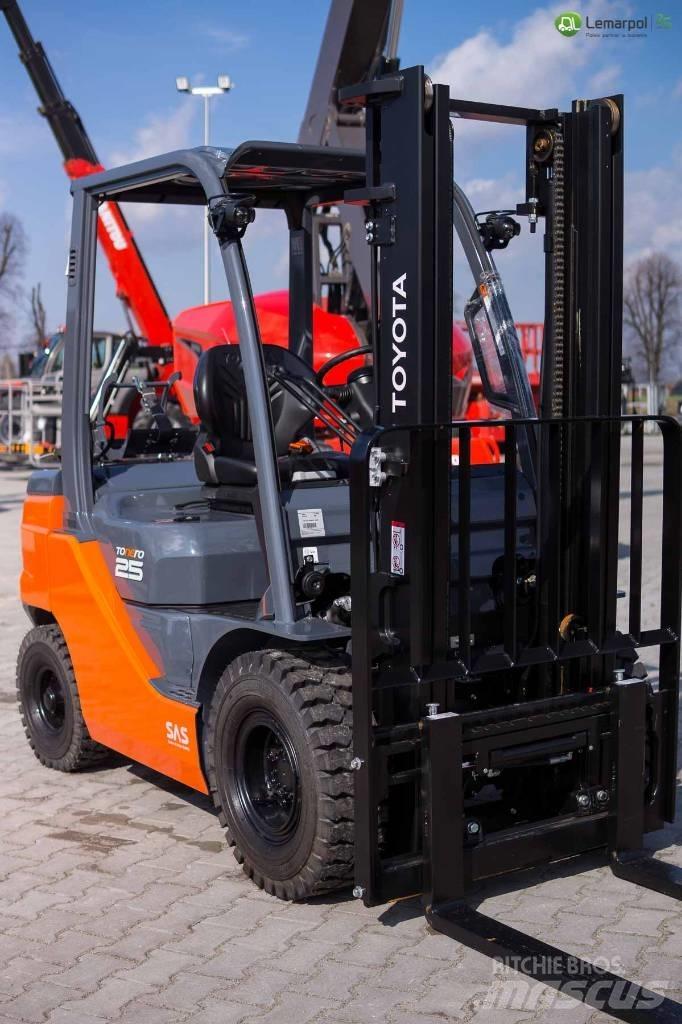 Toyota 02-8 FG F 25 شاحنات LPG