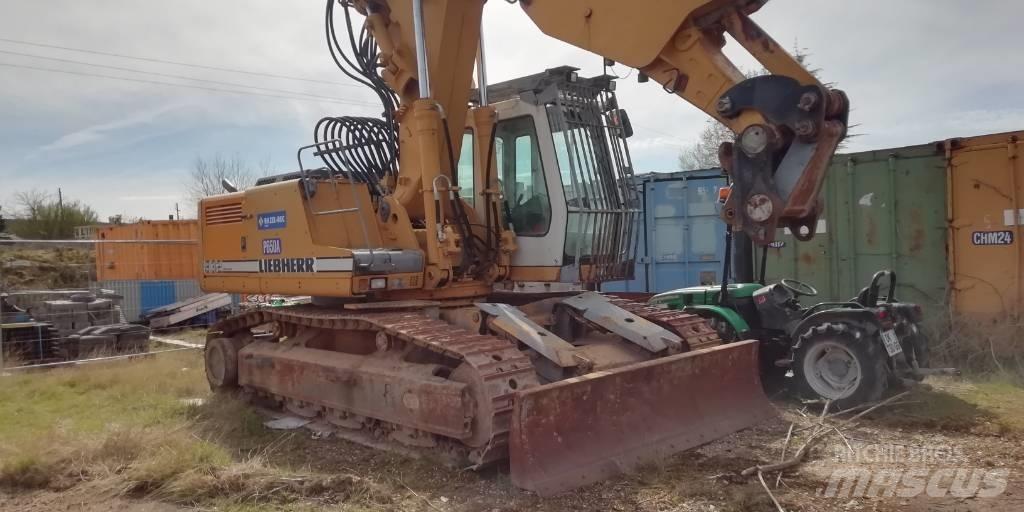 Liebherr R 932 T حفارات خاصة