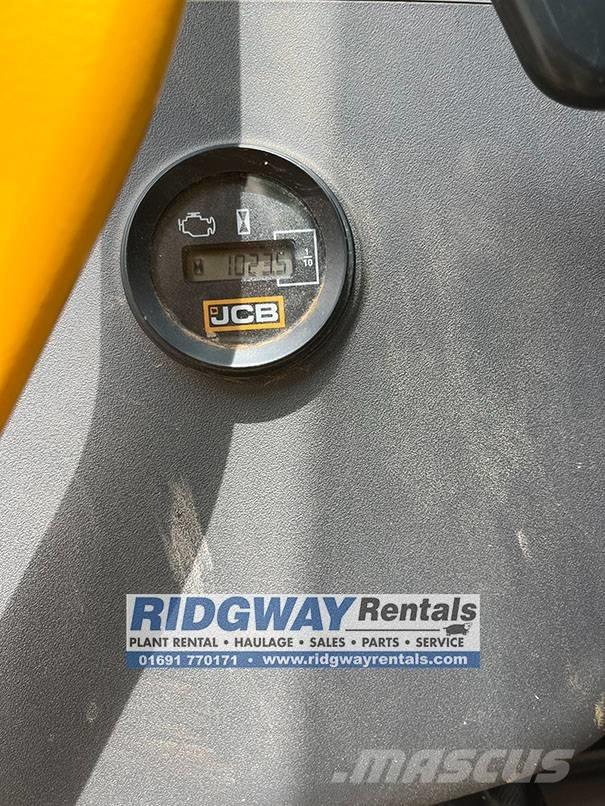 JCB 131 X L حفارات زحافة