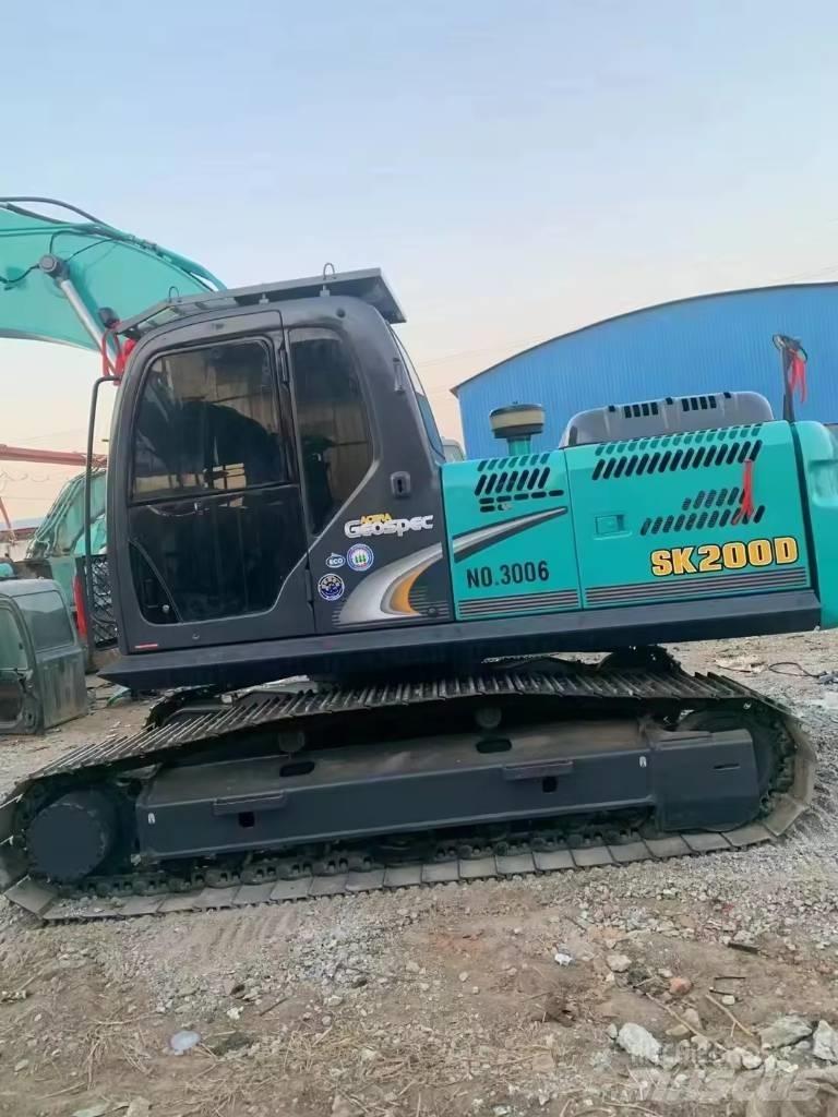 Kobelco SK 200 D حفارات زحافة