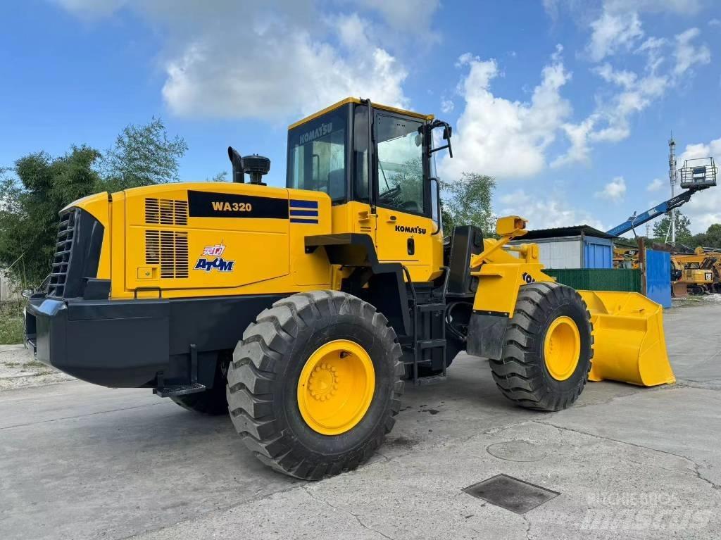 Komatsu WA 320-5 لوادر بعجل