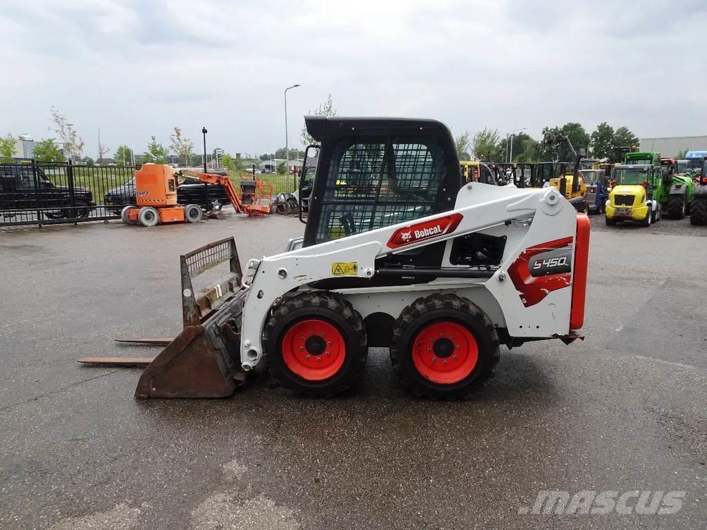 Bobcat S450 لوادر انزلاقية التوجيه