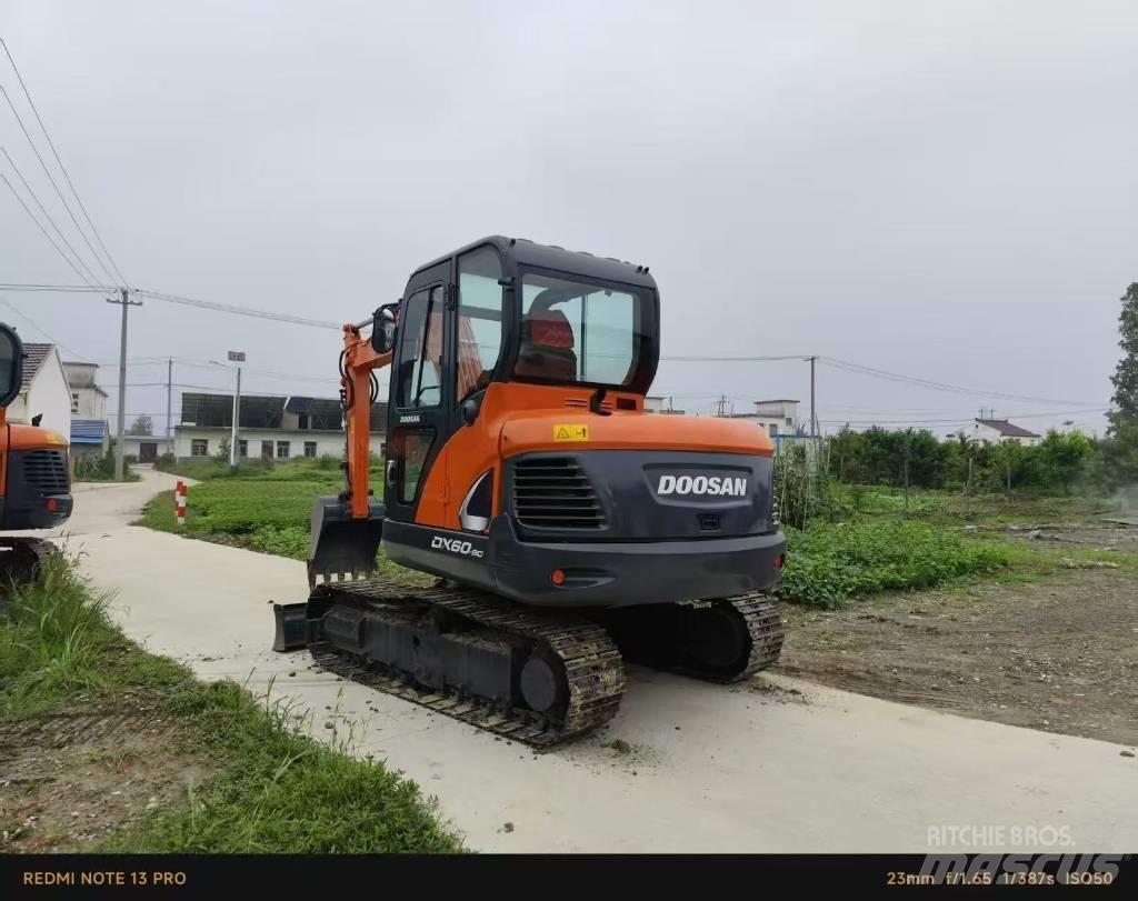Doosan DX 60 حفارات صغيرة أقل من 7 طن (حفارات صغيرة)