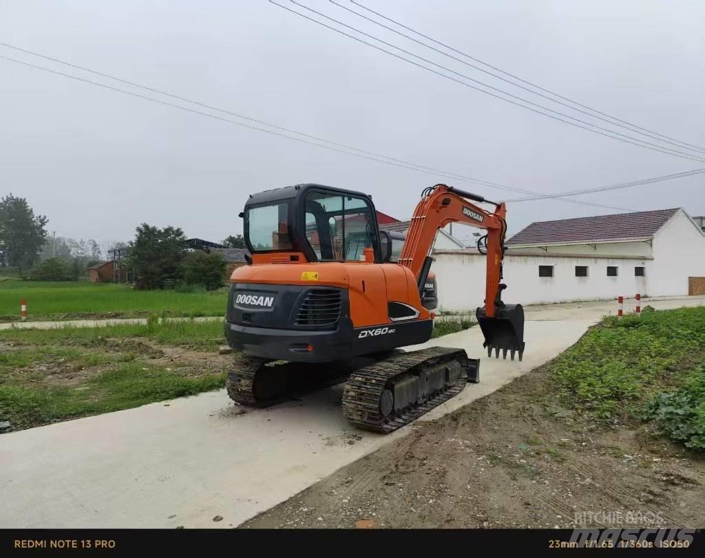 Doosan DX 60 حفارات صغيرة أقل من 7 طن (حفارات صغيرة)