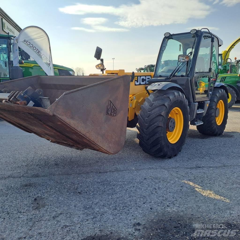JCB 550-80 معدات مناولة لأغراض الزراعة