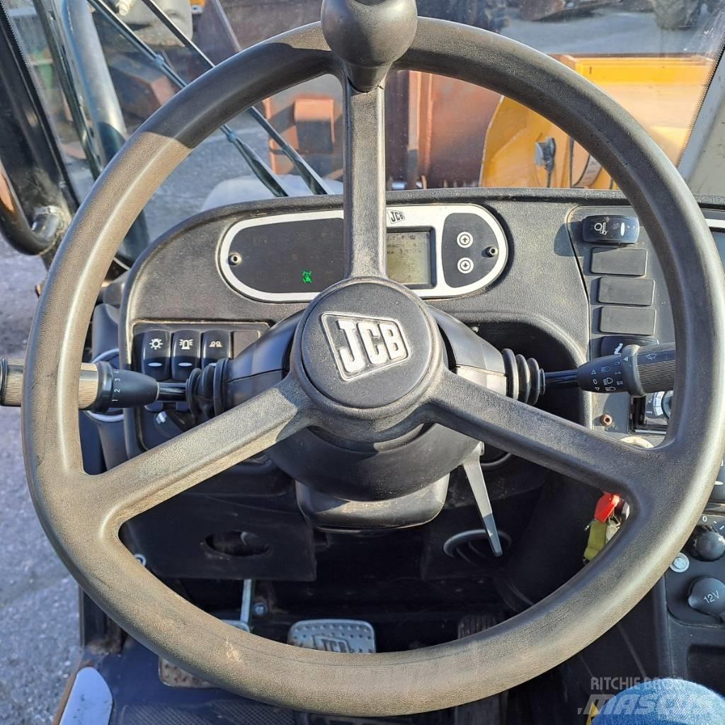 JCB 550-80 معدات مناولة لأغراض الزراعة