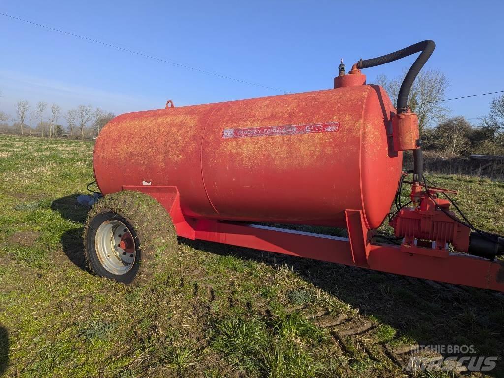 Massey Ferguson 900 صهاريج الملاط