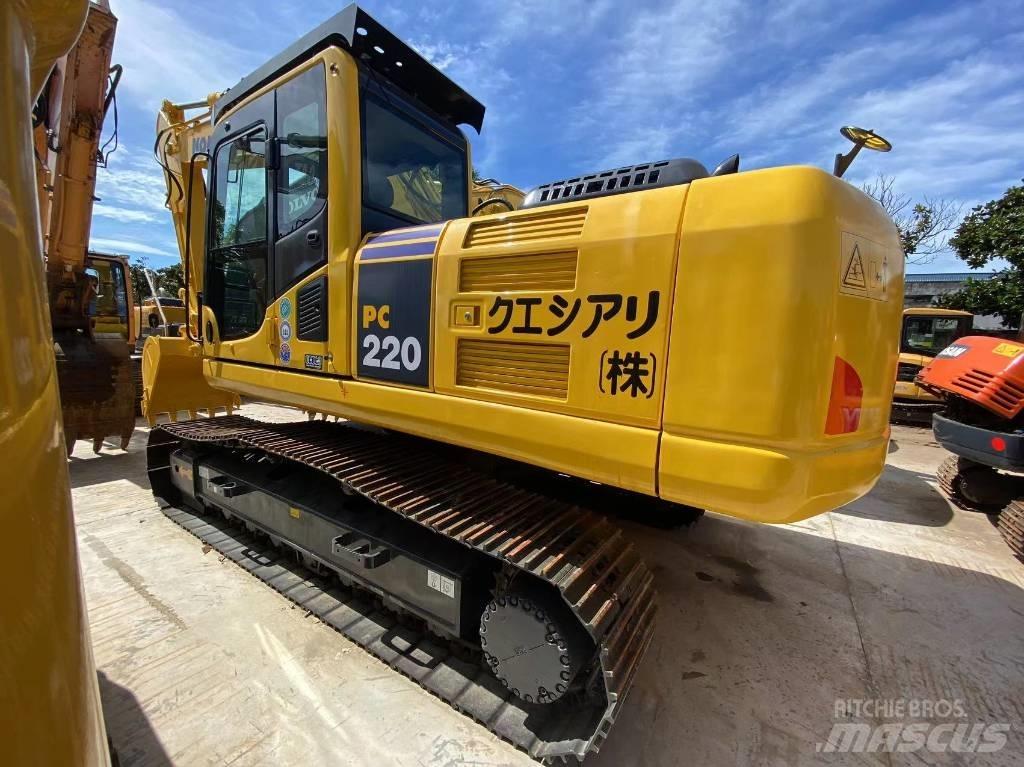 Komatsu PC220-7 حفارات زحافة