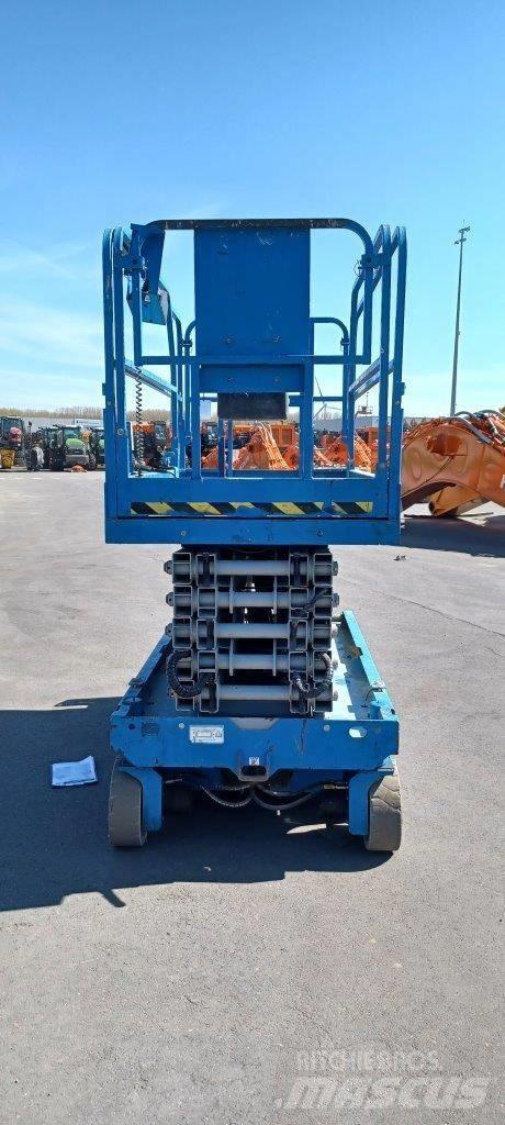 GENIE GS4047 رافعات مقصية الشكل