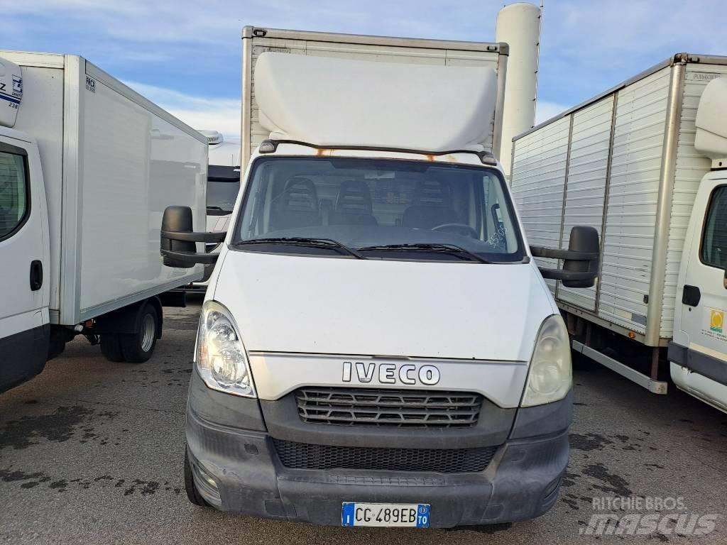 Iveco DAILY 60C17 شاحنات ذات هيكل صندوقي