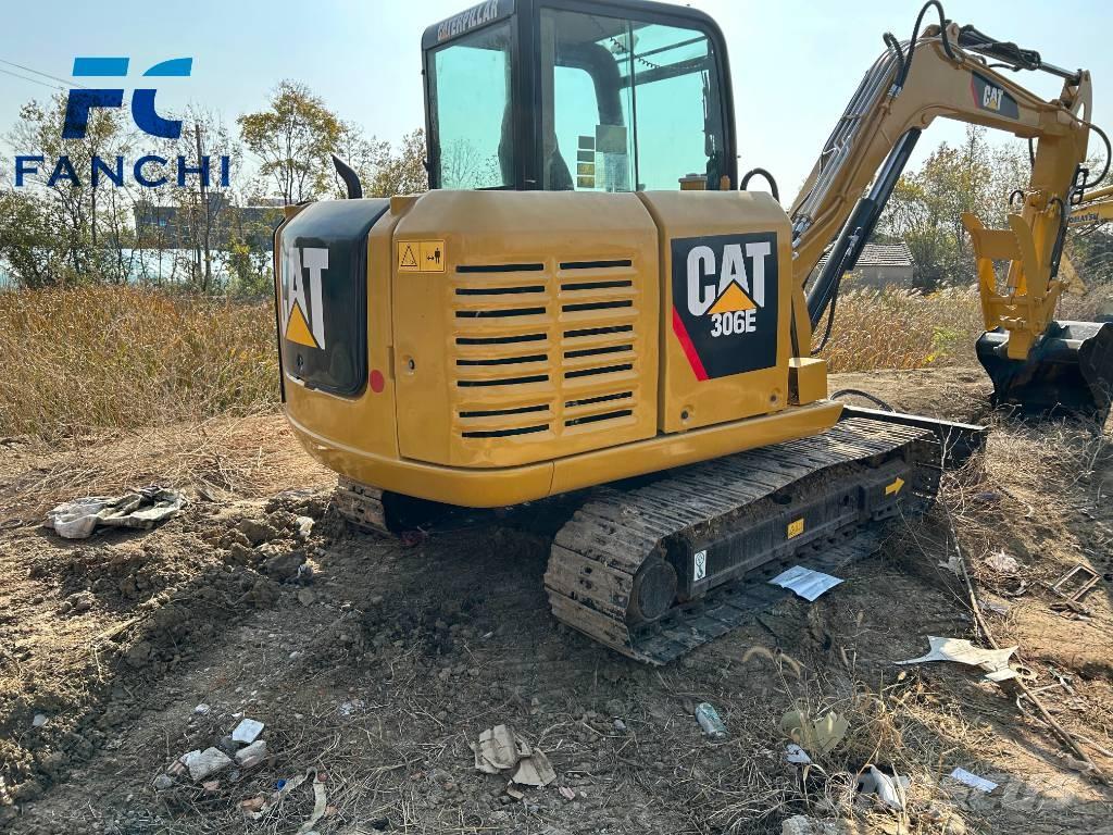 CAT 306 حفارات زحافة