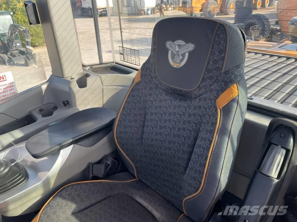 CASE 721G-XT لوادر بعجل