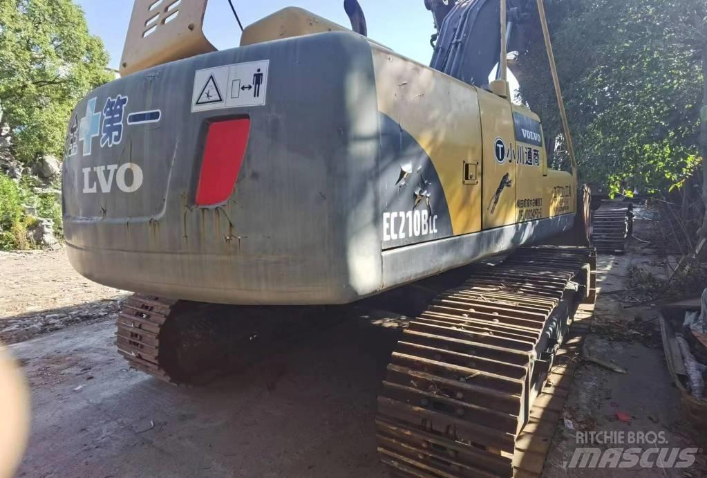 Volvo EC 210 B LC حفارات زحافة