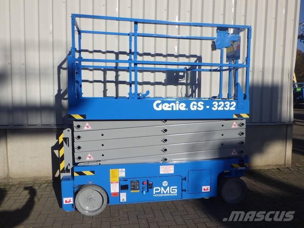 Genie GS3232 رافعات مقصية الشكل