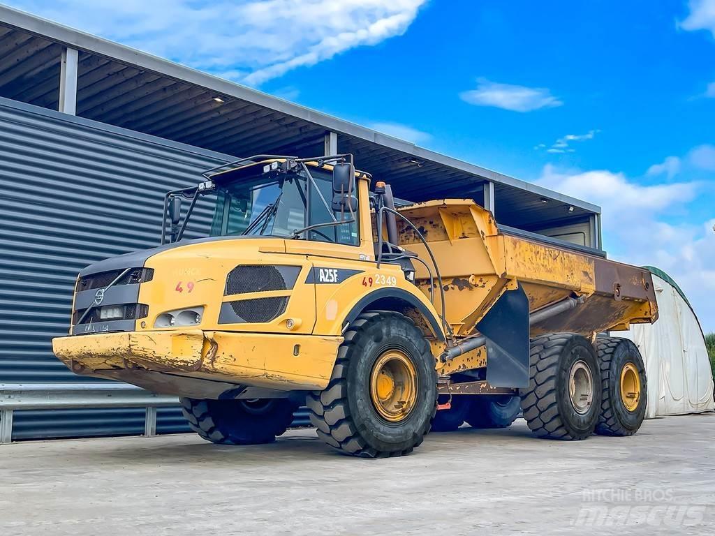 Volvo A25F عربات نقل قلابة للمواقع