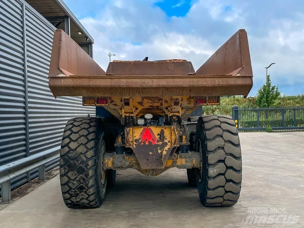 Volvo A25F عربات نقل قلابة للمواقع