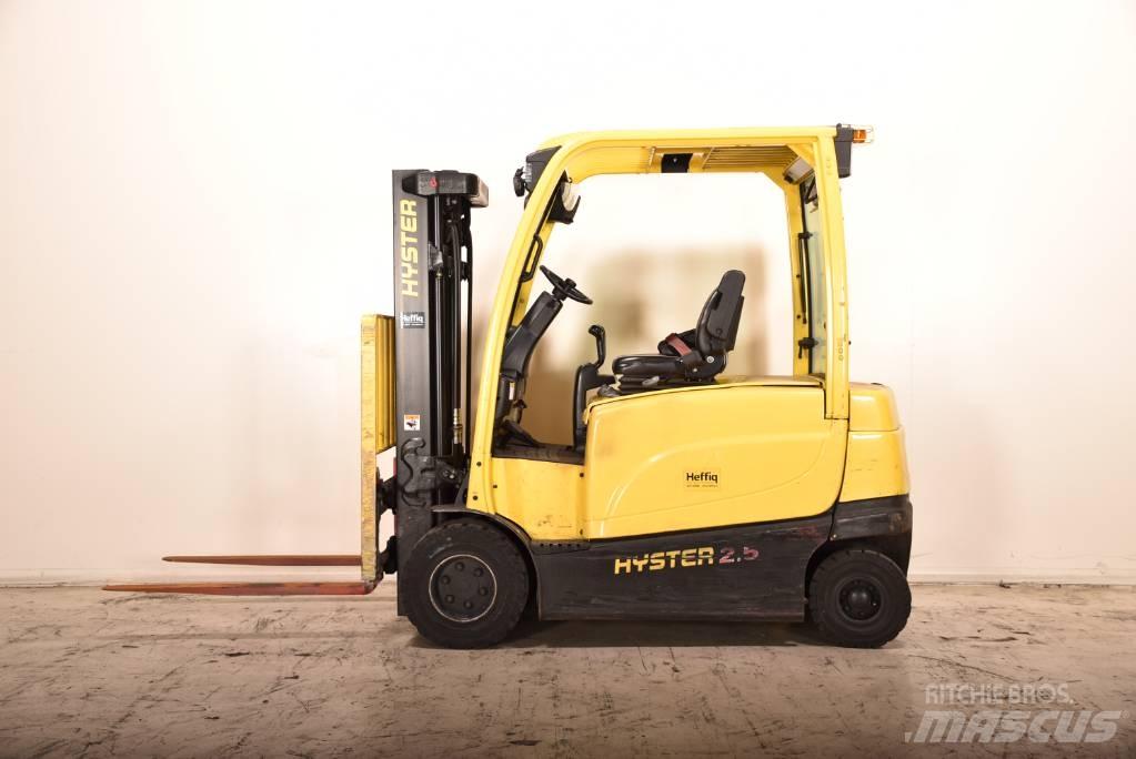 Hyster J 2.5 XN شاحنات ذات رافعات شوكية تعمل بالكهرباء