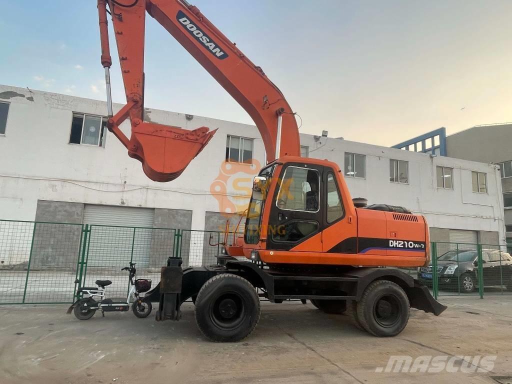 Doosan DH210W-7 حفارات بعجل