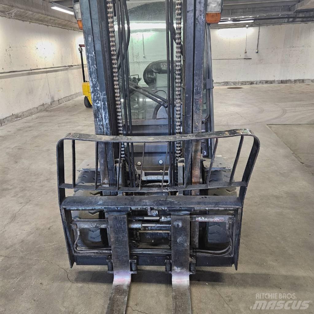 Toyota 52-8FDJF35 شاحنات الديزل