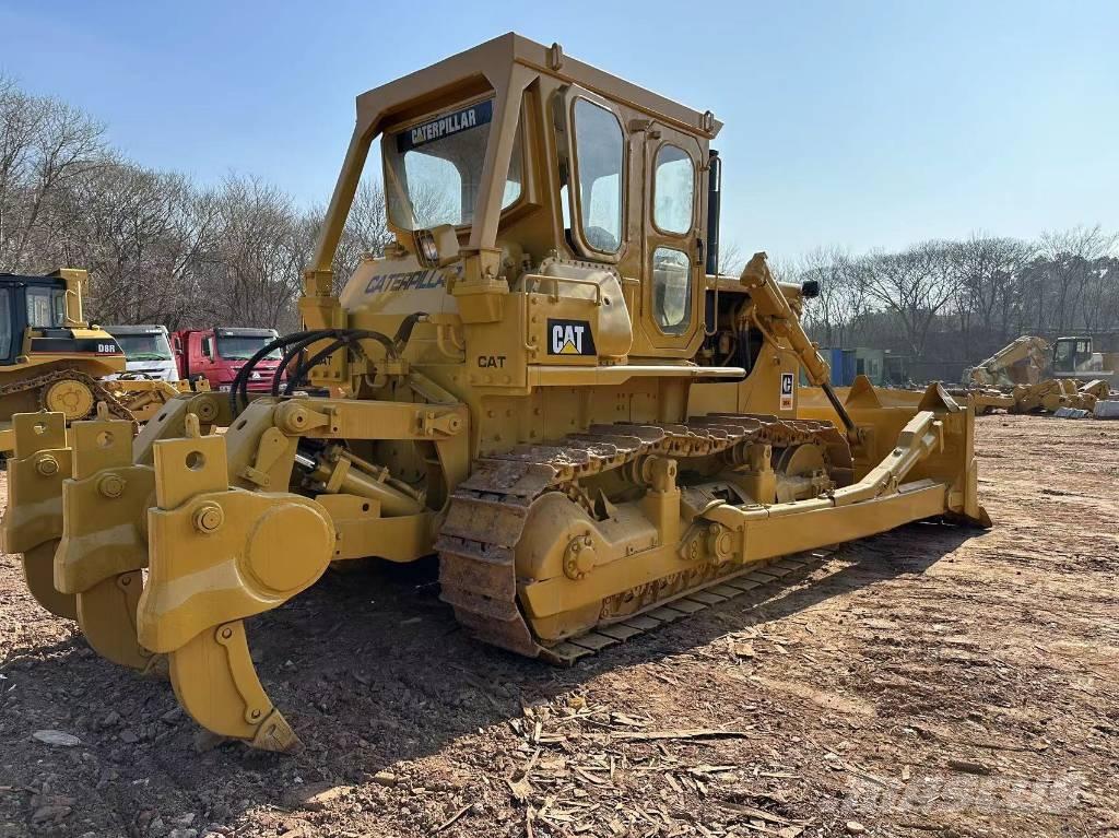 CAT D 8 K بلدوزرات مجنزرة