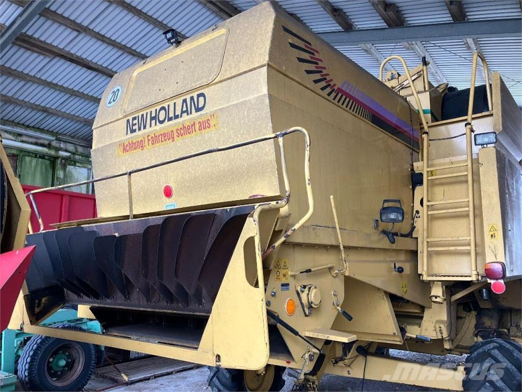 New Holland TX67 حصادات