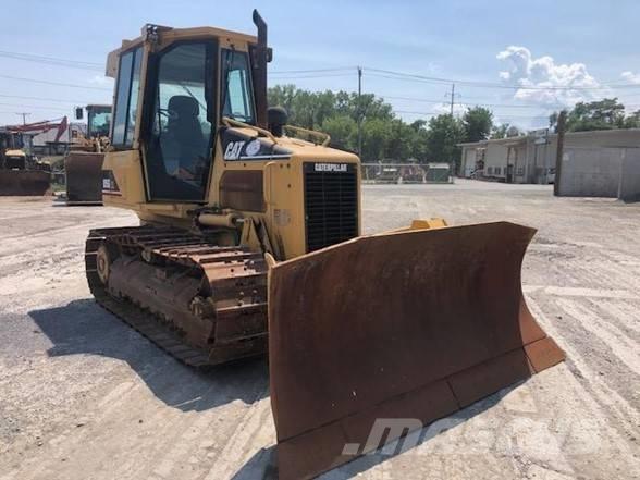 CAT D 5 G XL بلدوزرات مجنزرة