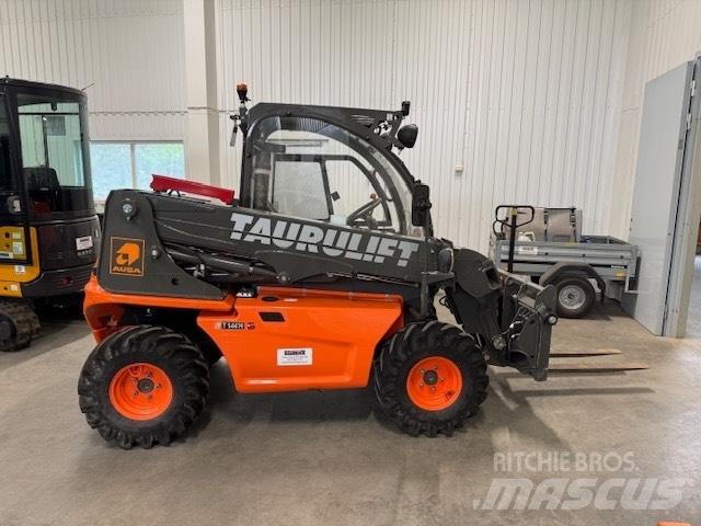 Ausa T 144 H مناولات متداخلة