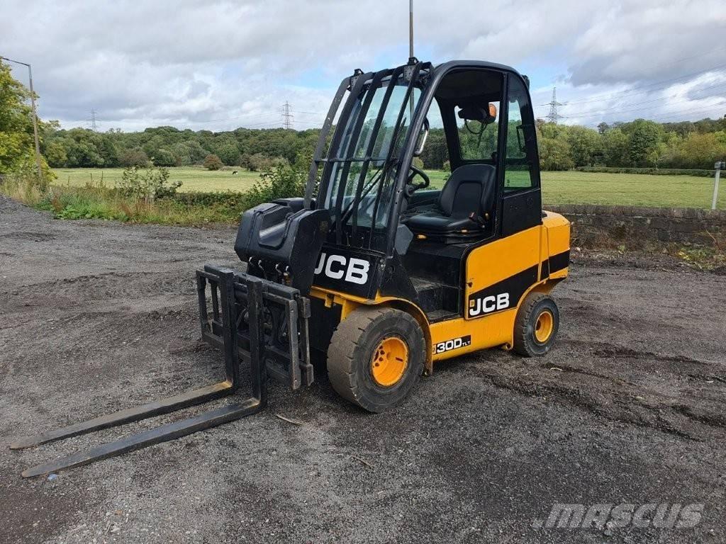 JCB TLT 30 D مناولات متداخلة