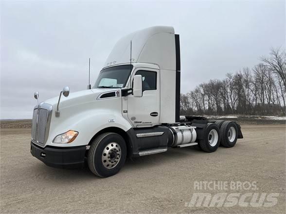 Kenworth T680 وحدات الجر