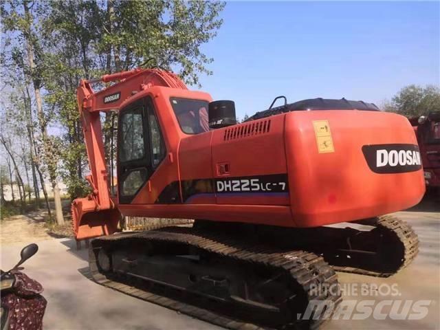 Doosan DH225 حفارات زحافة