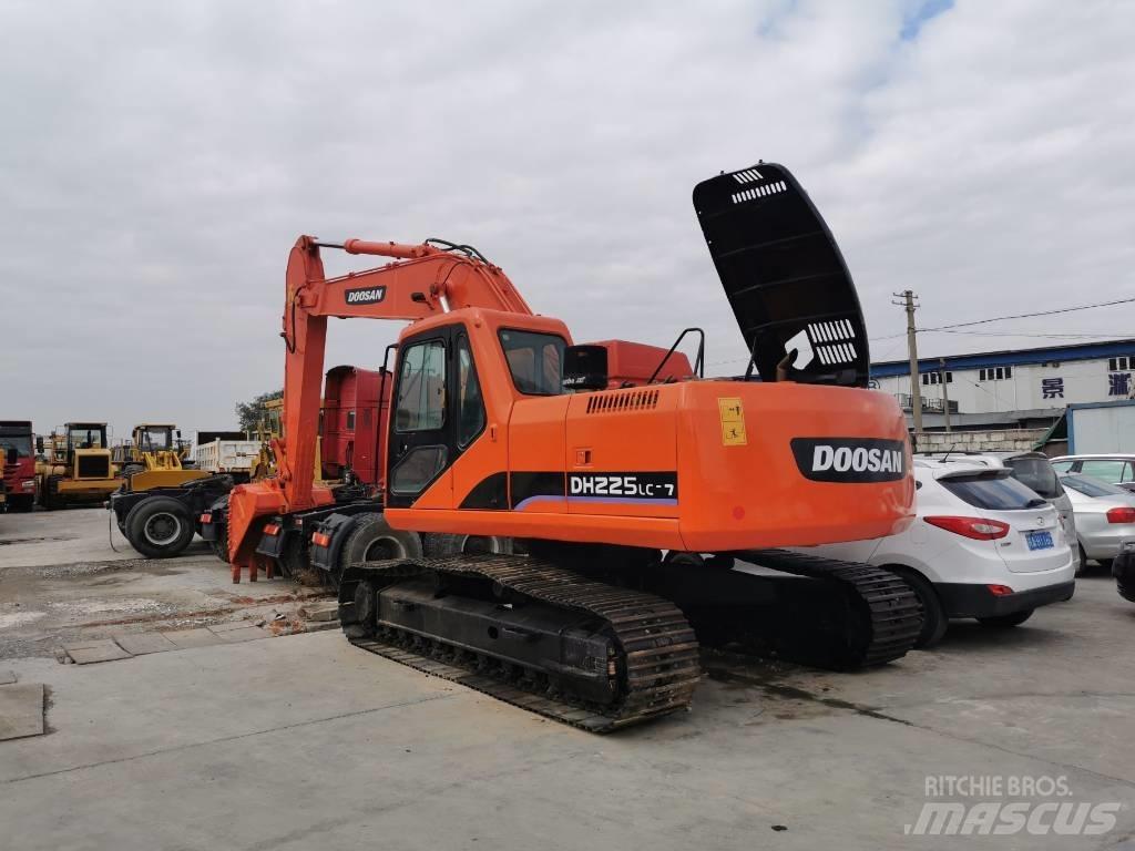 Doosan DH225 حفارات زحافة