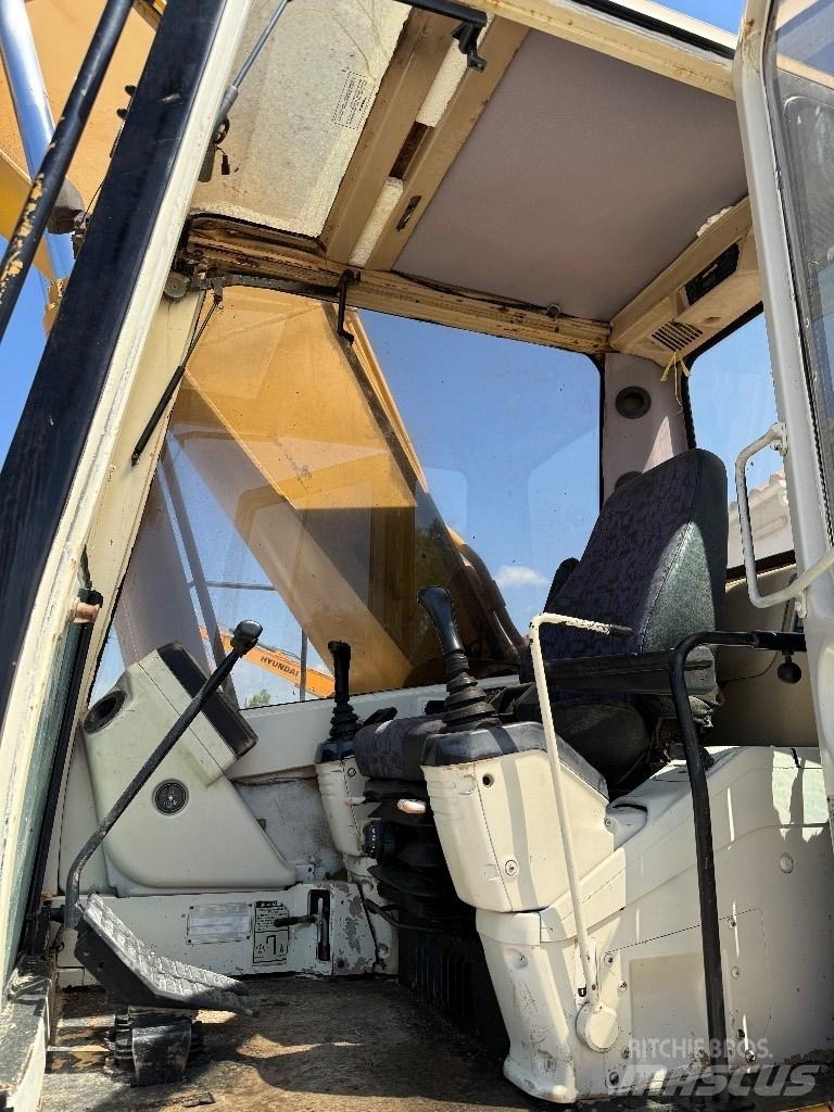 CAT 325 LN حفارات زحافة