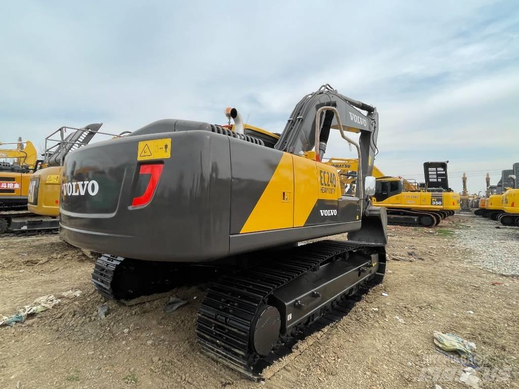 Volvo EC 240 حفارات زحافة