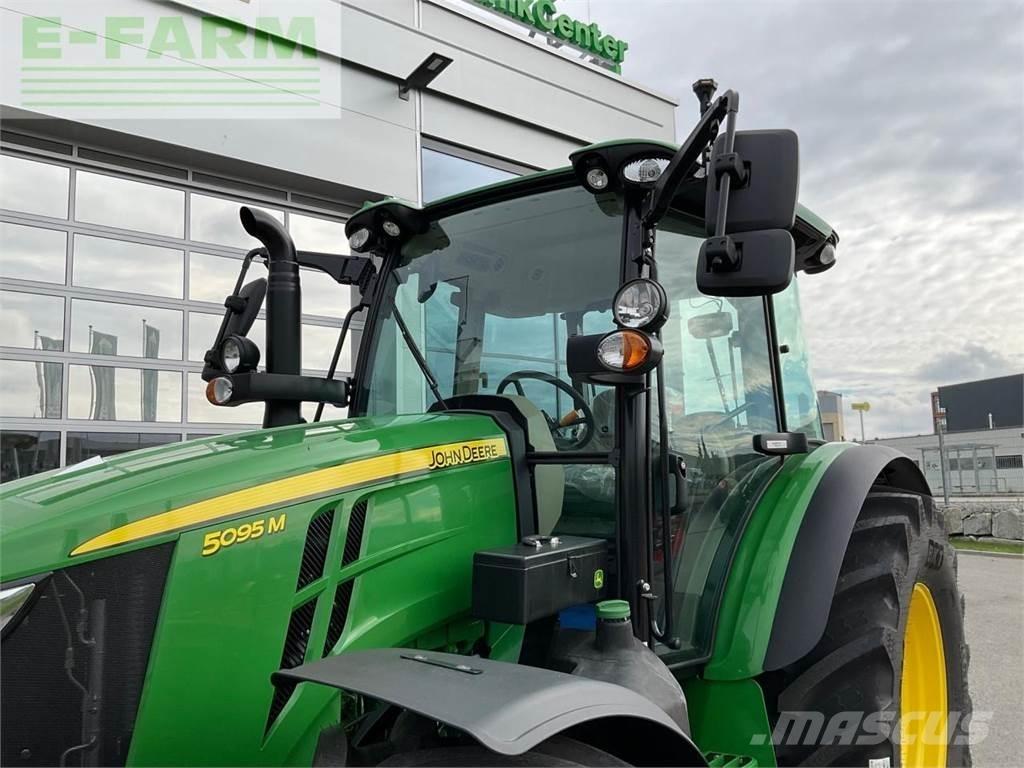John Deere 5095M الجرارات
