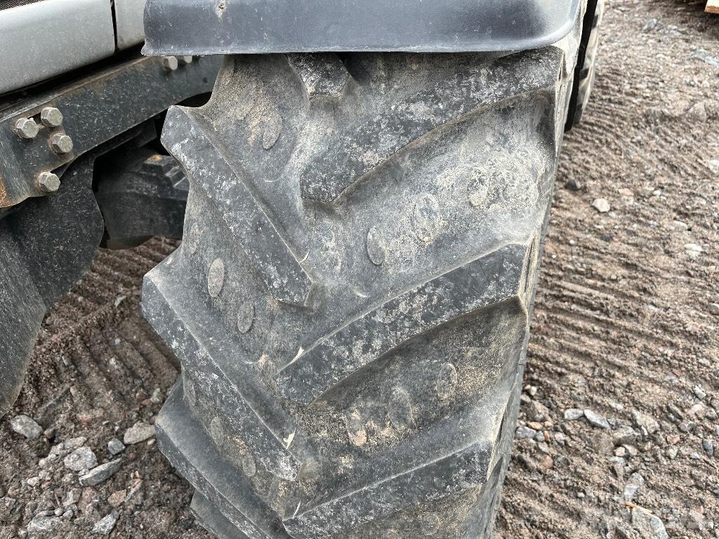 Valtra N 121 HT الجرارات