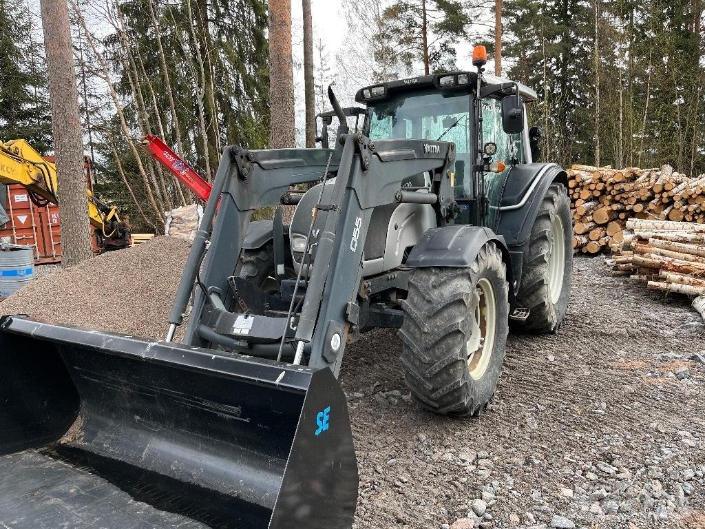 Valtra N 121 HT الجرارات