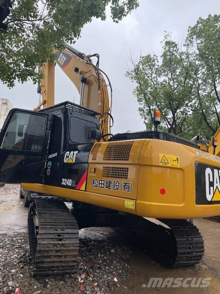 CAT 324 D حفارات وسط 7 طن - 12 طن