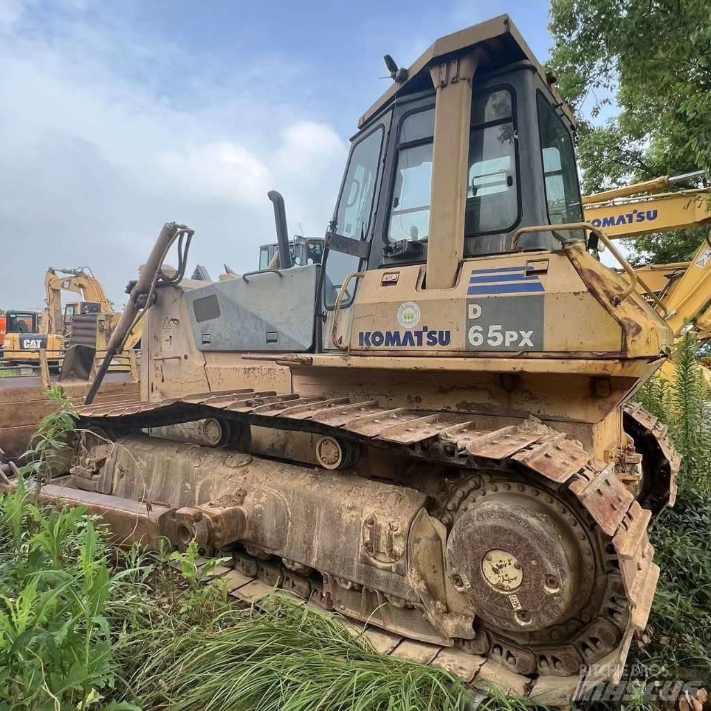 Komatsu D 65 PX-12 بلدوزرات مجنزرة