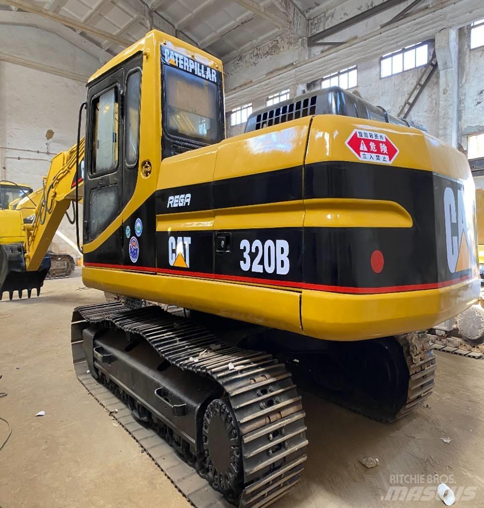 CAT 320 B حفارات زحافة