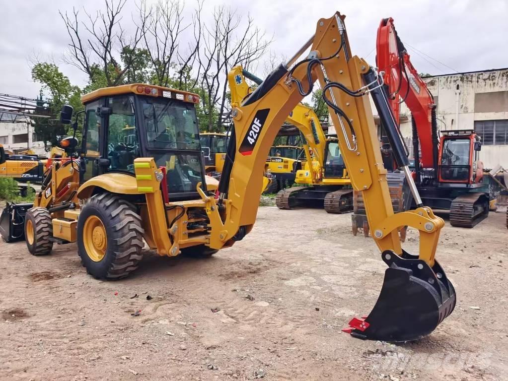 CAT 420 F لوادر ذات جرافات عكسية