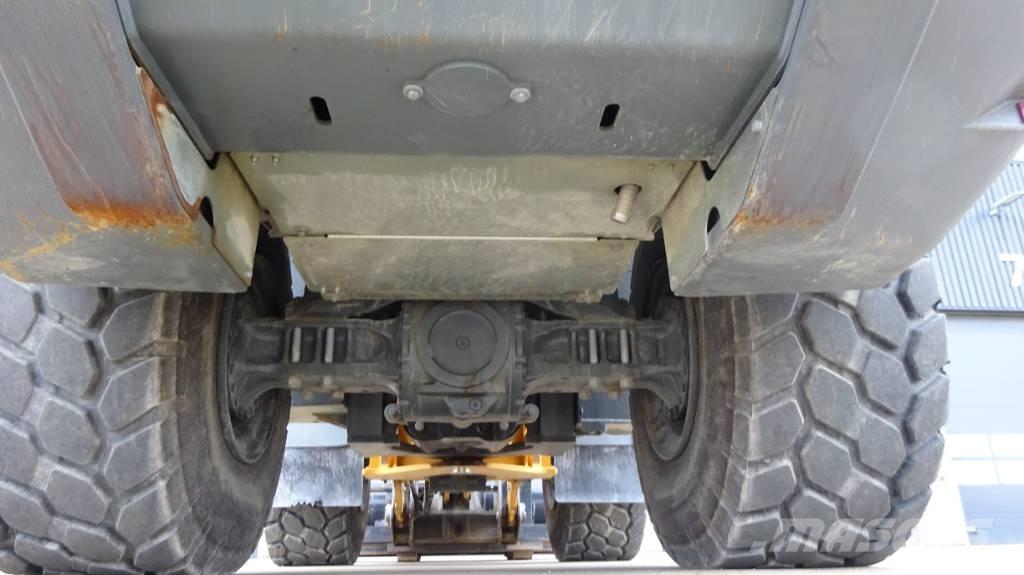 Liebherr L566 xPower لوادر بعجل