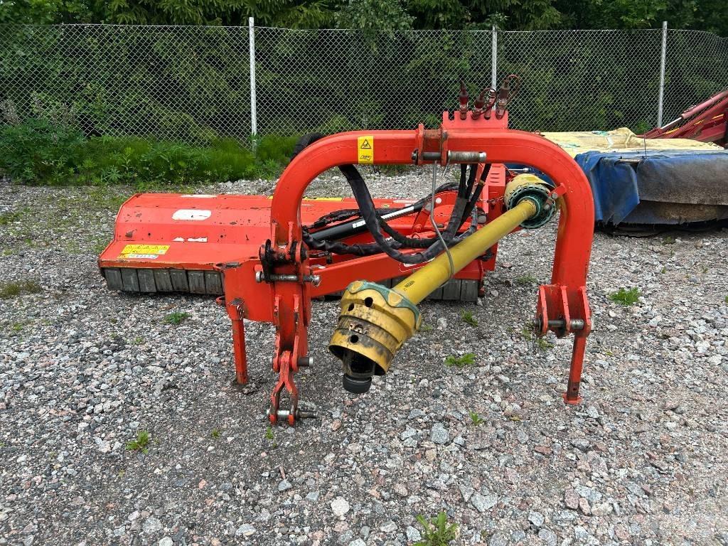 Maschio Giraffa 210 جزازات وأغطية المراعي