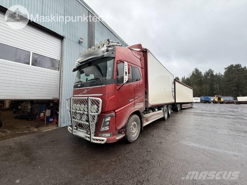 Volvo FH 16 شاحنات نقل ألواح الخشب