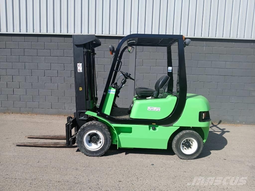 Clark CMP 25 شاحنات الديزل
