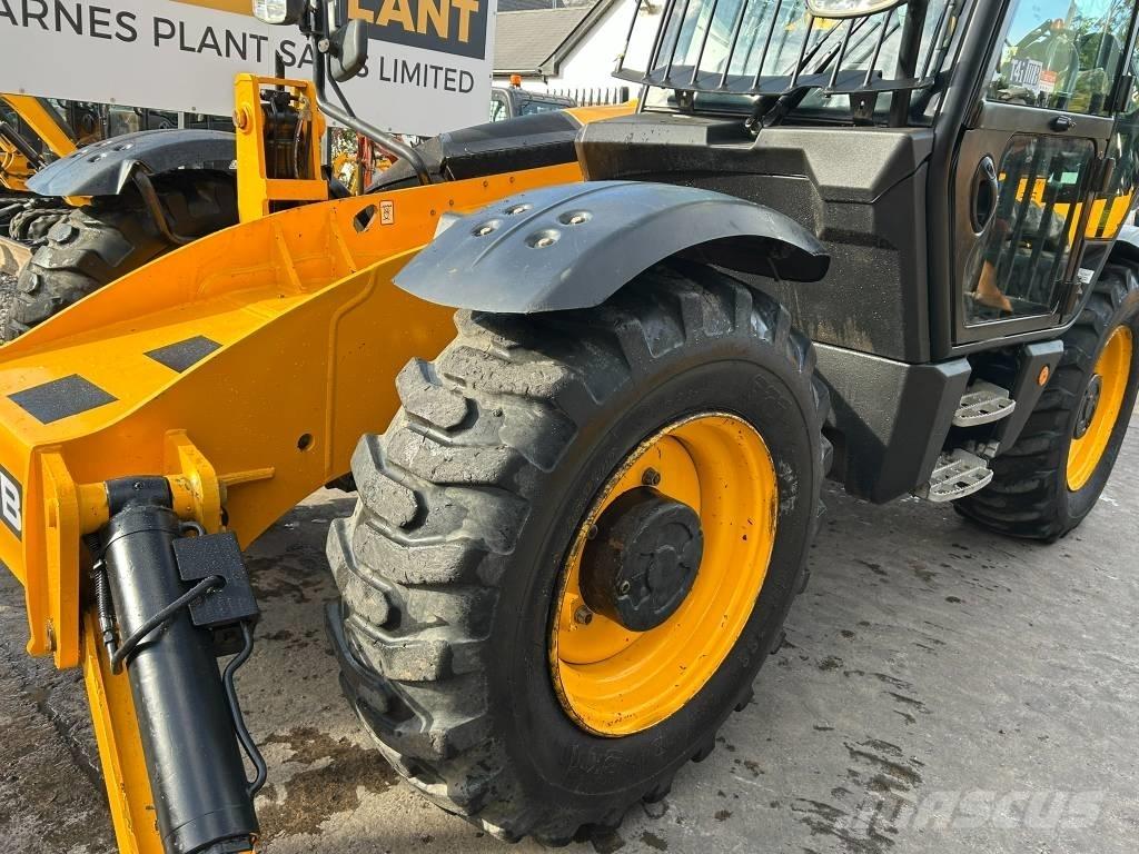 JCB 535-125 Hiviz مناولات متداخلة