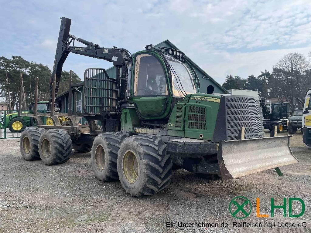 John Deere 1210 E شاحنات
